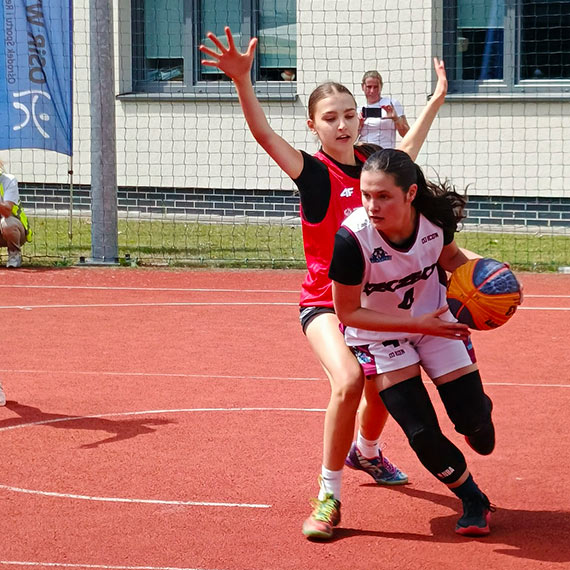Gryf Basket Cup rozegrany na Uznam Arenie. Koszykarskie emocje w ramach Turnieju B��kitnej Flagi