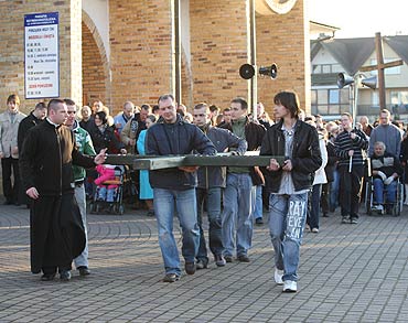 Z krzyżem przez miasto