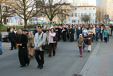 Z krzyżem przez miasto